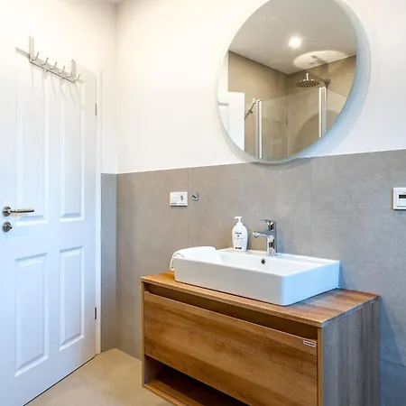 Apartment Paula, Neu, Balkon Und Muehlenblick! *